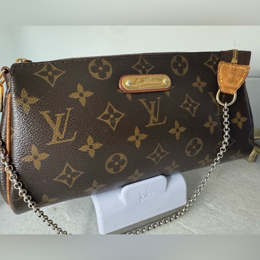 Louis Vuitton Monogram Eva Pochette